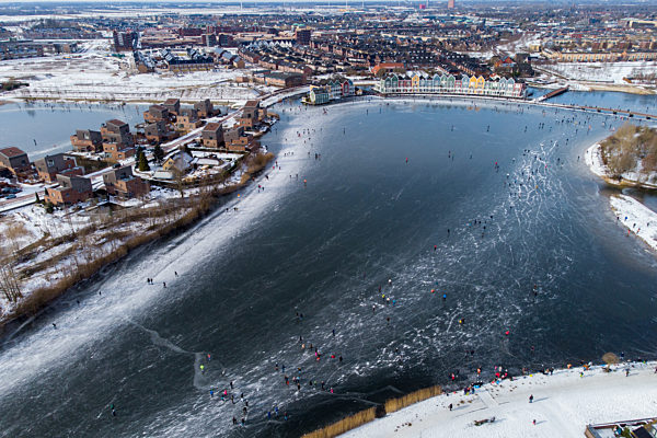 Netherlands: Skating activity on ditches and lakes in the Utrecht region