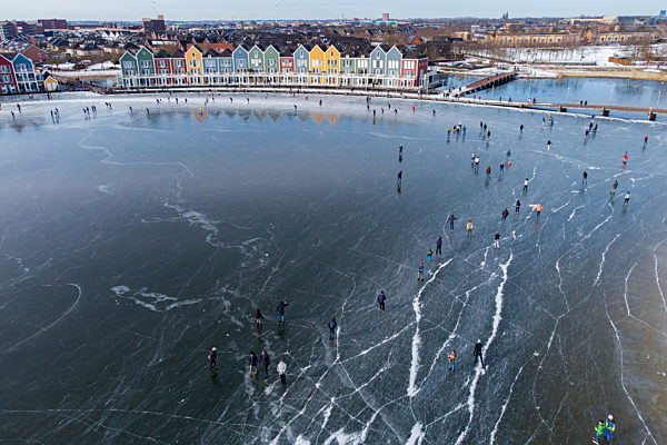 Netherlands: Skating activity on ditches and lakes in the Utrecht region