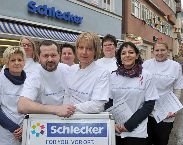 Schlecker Mitarbeiter werben um Solidarität