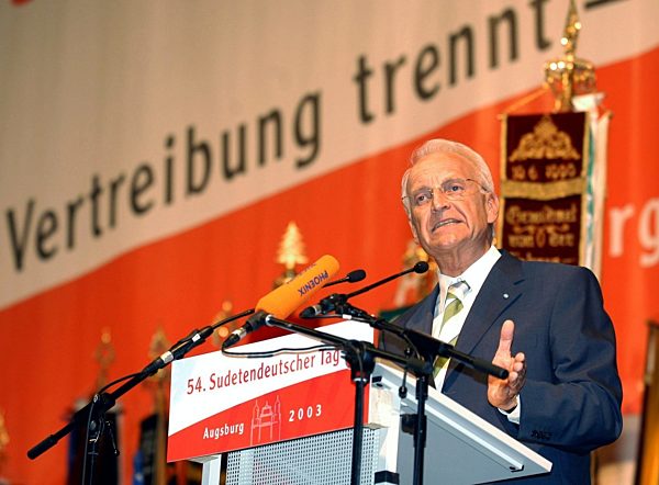 Stoiber greift Tschechien wegen Benes-Dekreten an