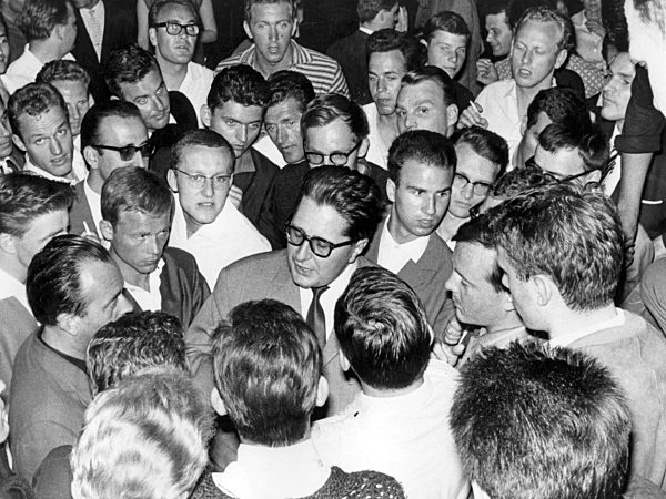 Mayor Hans-Jochen Vogel at Schwabingen riots