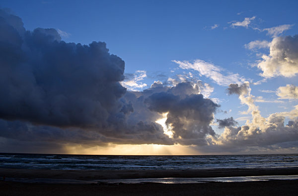 Wolken an der dänischen Nordseeküste