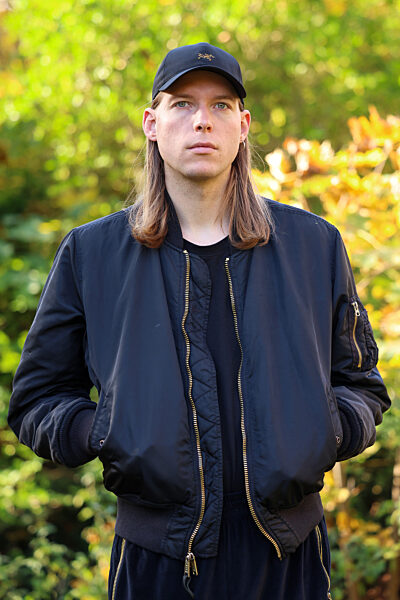 Singer-Songwriter Max Rieger