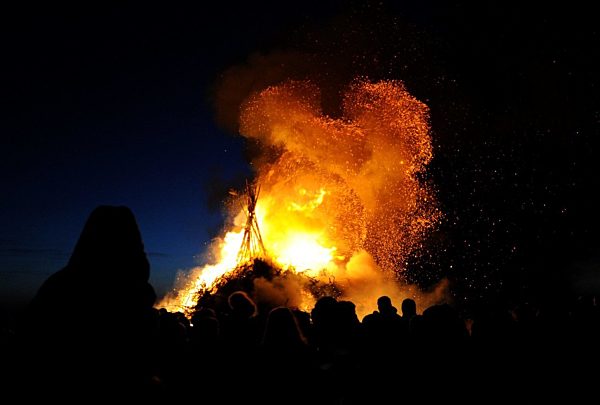 Traditionelles Biikefeuer
