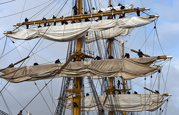 Gorch Fock läuft zu Ausbildungsfahrt aus