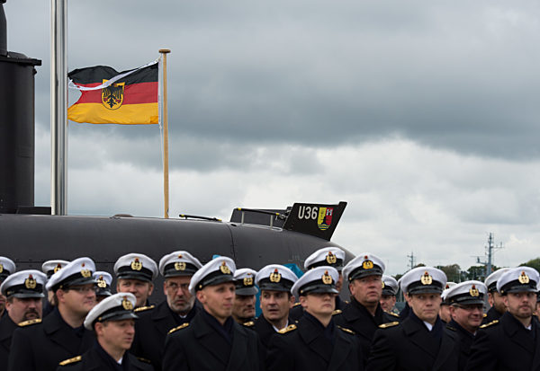 Marine stellt neues U-Boot "U36" in den Dienst