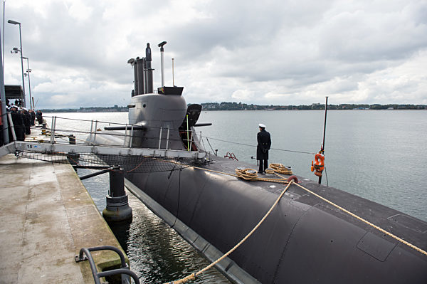 Marine stellt neues U-Boot "U36" in den Dienst