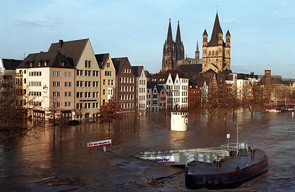 Jahrhunderthochwasser am Rhein
