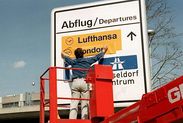 Düsseldorf montiert Wegweiser zu provisorischen Terminals