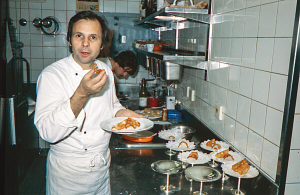 Starkoch Eckart Witzigmann in seinem Münchner Restaurant "Aubergine"