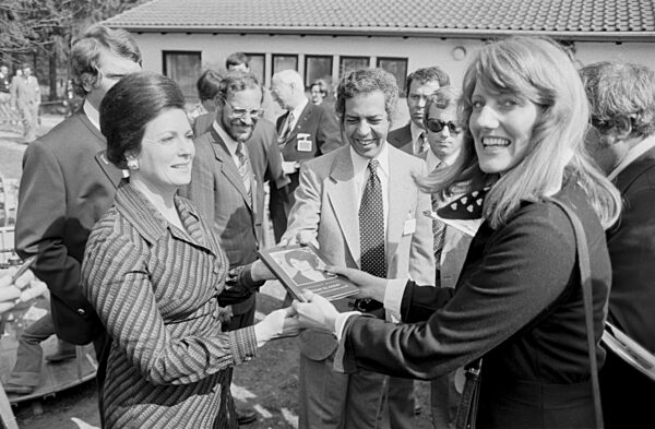 Präsident Anwar El-Sadat mit Ehefrau in Deutschland 1976
