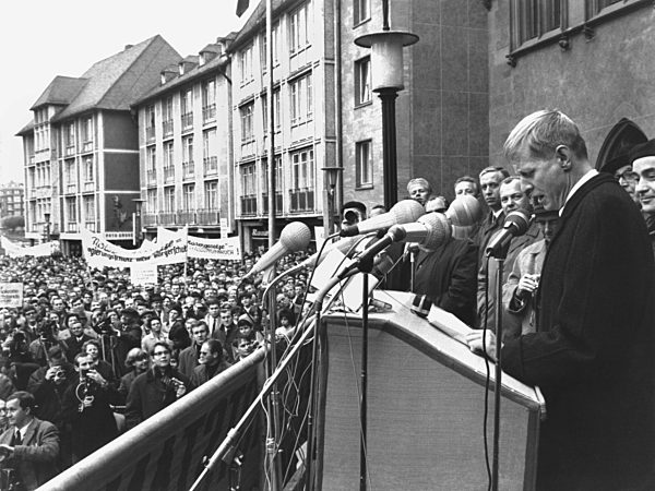 Kongress "Notstand der Demokratie" in Frankfurt