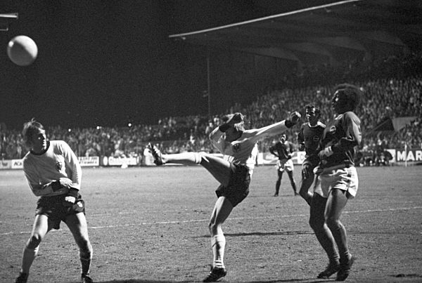 Fußball-Bundesliga - Saison 1973/1974 - Kickers Offenbach - Eintracht Frankfurt 5:2