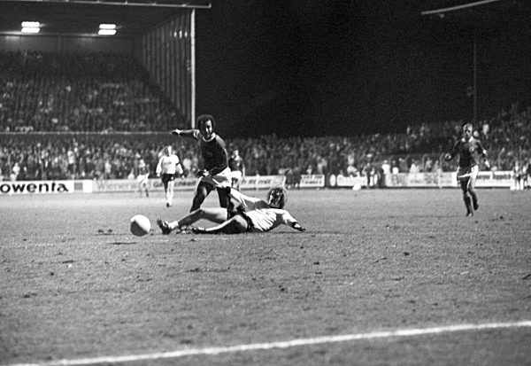 Fußball-Bundesliga - Saison 1973/1974 - Kickers Offenbach - Eintracht Frankfurt 5:2