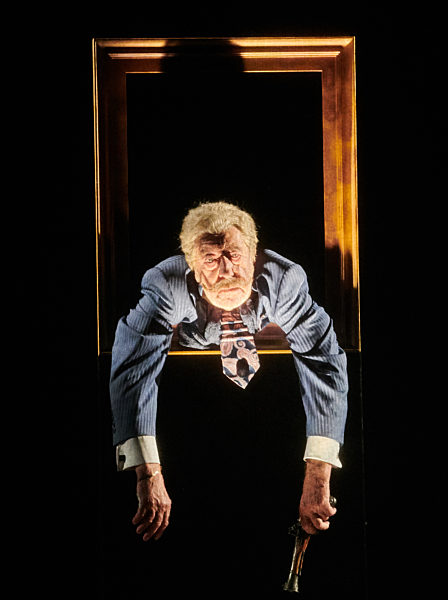 Fotoprobe zum Theaterstück "Adel verpflichtet"