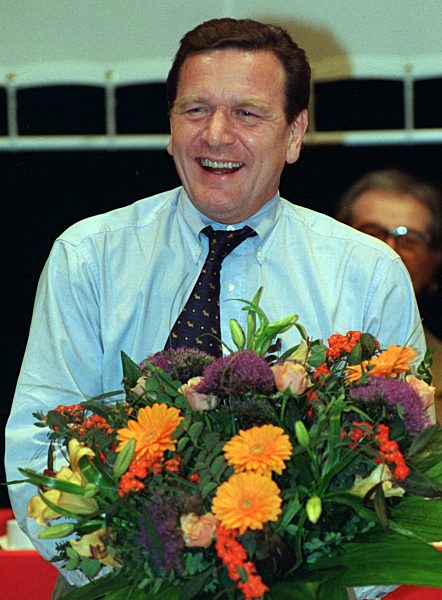 Gerhard Schroeder reelected Lower Saxony SPD leader