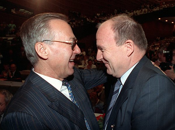 IG Metall-Chef Steinkühler im Amt bestätigt