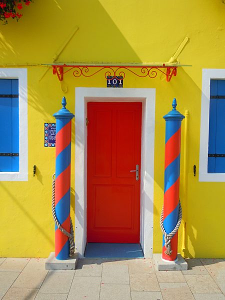 Insel Burano - Palinas vor einer Haustür