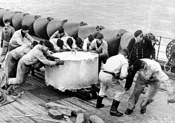 II. WK - Kriegsmarine - Netzleger 1943