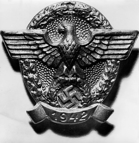 II. WK - WHW - Abzeichen 1942