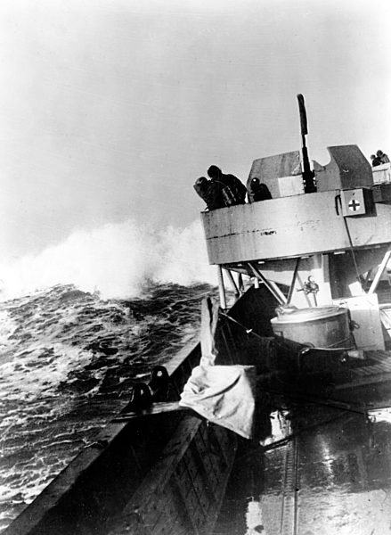 II. WK - Kriegsmarine - Kriegsschiff im Sturm 1943