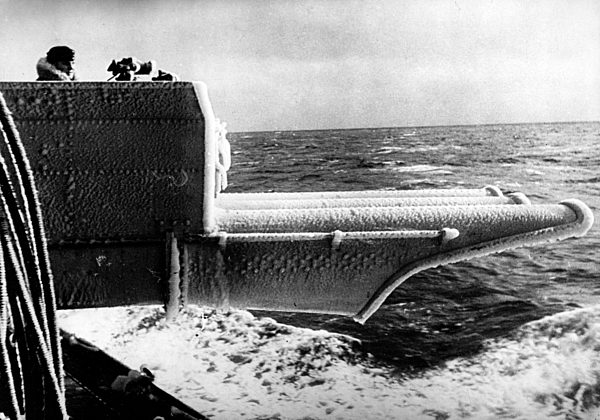 II. WK - Kriegsmarine - Vereistes Kriegsschiff um 1942