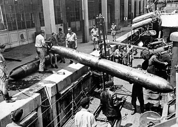 II. WK - Kriegsmarine - Torpedos 1944