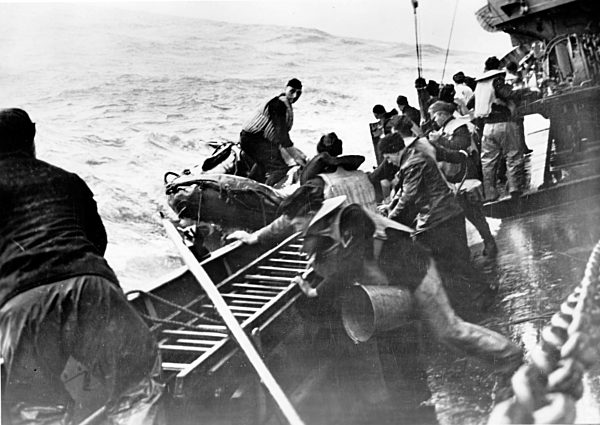 II. WK - Kriegsmarine - Rettungsboot im Einsatz 1943