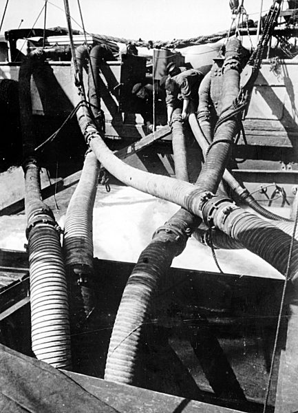 II. WK - Kriegsmarine - Bergung von Schiffen 1943