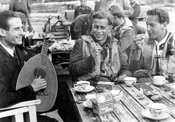 II. WK - Luftwaffe - Musik fuer deutsche Kampfpiloten 1944