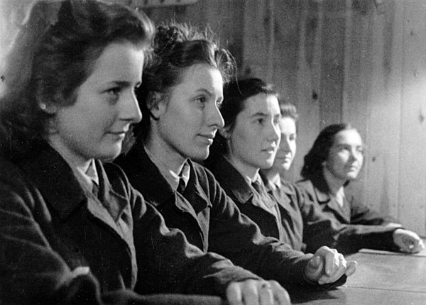 II. WK - Wehrmachthelferinnen 1944