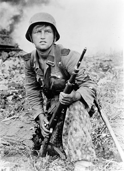 II. WK - Ostfront - Deutscher Infanterist 1944