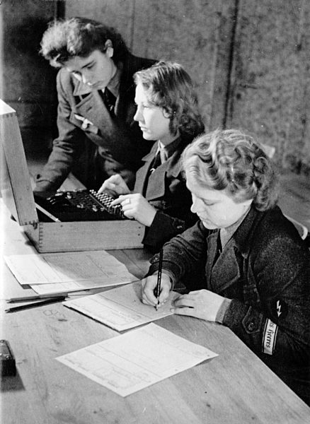 II. WK - Wehrmachthelferinnen 1943