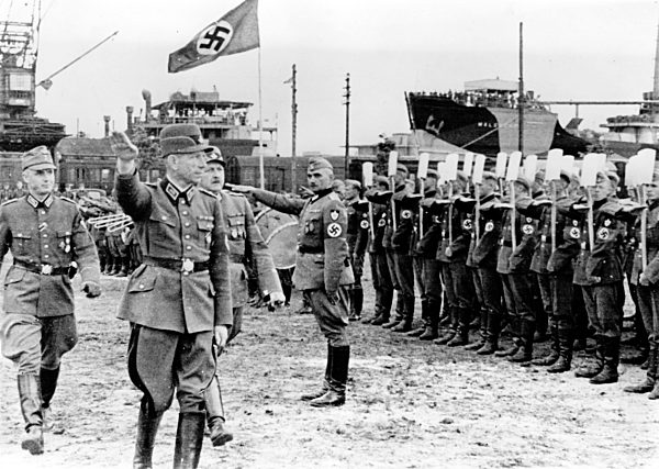 II. WK - Arbeitsmänner nach der Rückkehr von der Front 1942