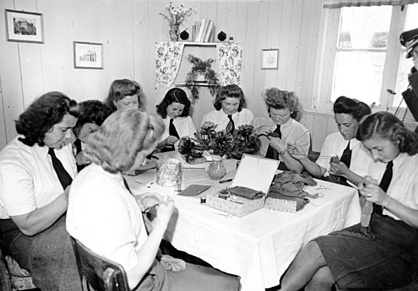 II. WK - Frauen an der Front 1944