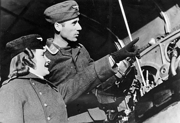 II. WK - Frauen an der Front 1945