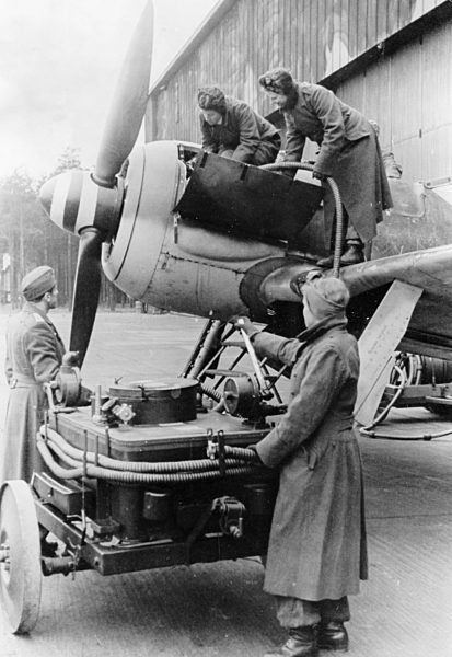 II. WK - Frauen an der Front 1944