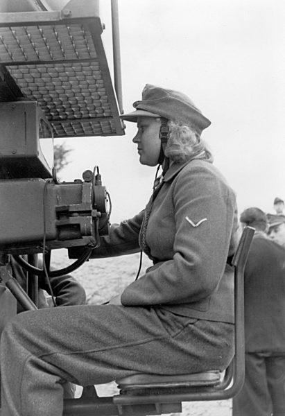 II. WK - Frauen an der Front 1944