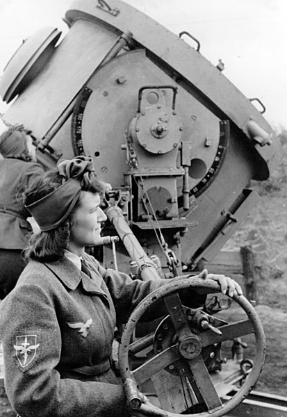 II. WK - Frauen an der Front 1944