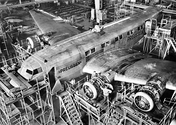 Third Reich - Construction of Junkers Ju 90 "Preussen"