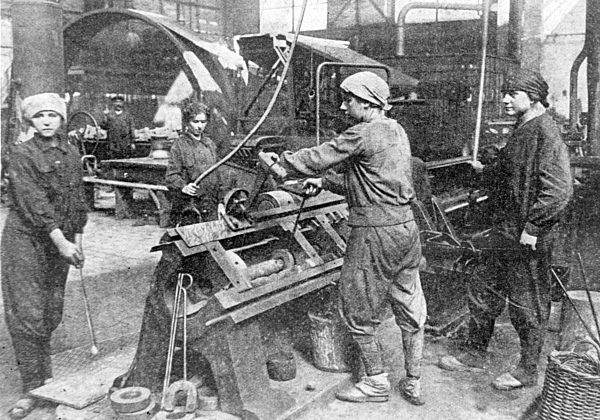 I. WK - Frauen in der Rüstungsproduktion 1916