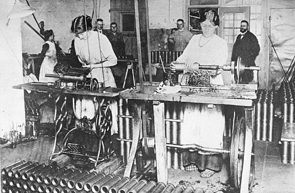 I. WK - Frauen in der Rüstungsproduktion 1916