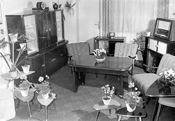 DDR - Design - Wohnzimmer aus Ekusit 1957