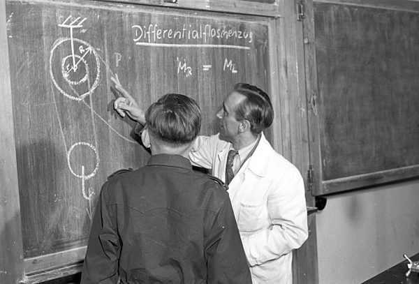 DDR - Betriebsberufsschule IFA 1952