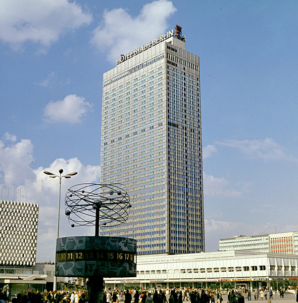 DDR - Berlin Alexanderplatz 1969