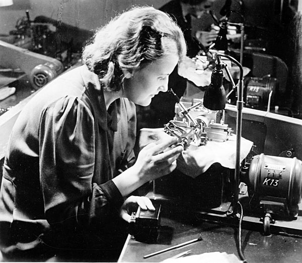 II. WK - Frauen in der Rüstung 1943