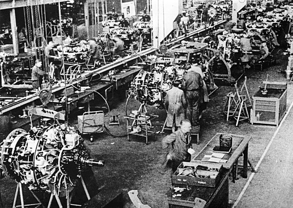 WW II - The arms industry 1943