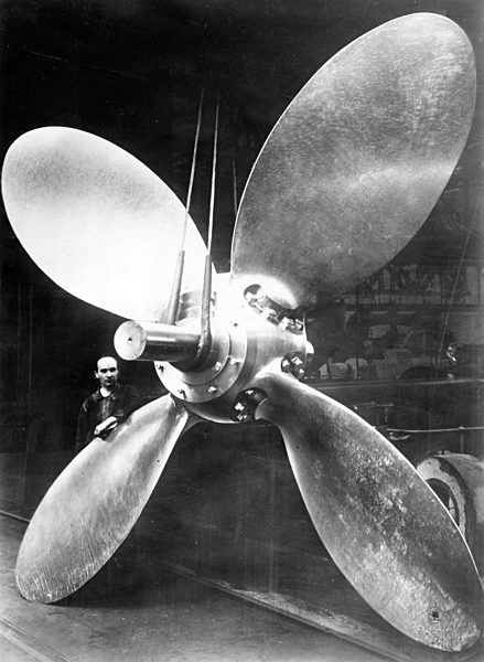 WW II - The German Navy - Man in the armaments industry 1940