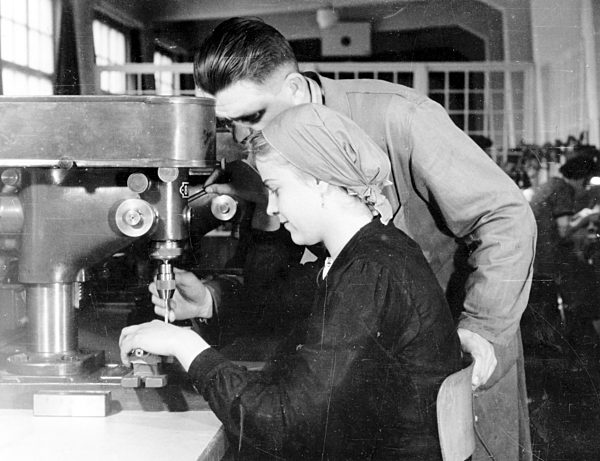 II. WK - Frauen in der Rüstung um 1942