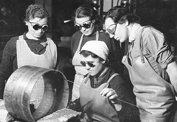 II. WK - Frauen in der Industrie 1942/1943